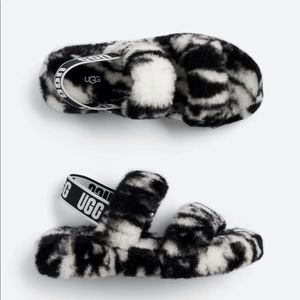 UGG - Oh Yeah- Black and White wedge slides - 10